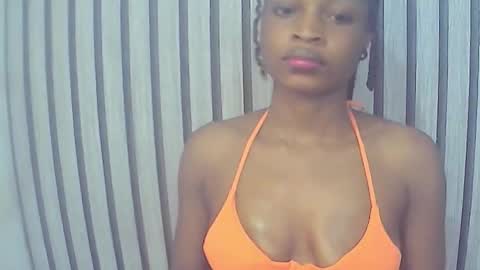 Lizzy online show from 11/18/25, 01:59