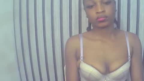 Lizzy online show from 12/03/25, 10:52