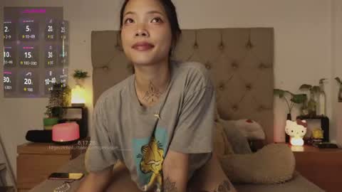 Snapshot of peisinoe_____ chatting on 06/18/26, 01:28 Kris online show from 06/18/26, 01:28