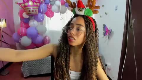peneelopeecute online show from 12/18/24, 09:08