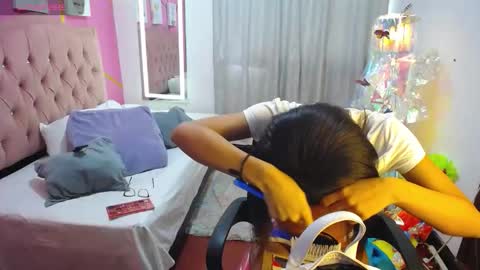 Snapshot of peneelopeecute chatting on 11/24/25, 07:57 peneelopeecute online show from 11/24/25, 07:57