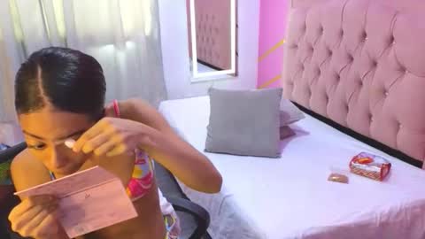 Snapshot of peneelopeecute chatting on 12/19/25, 09:00 peneelopeecute online show from 12/19/25, 09:00