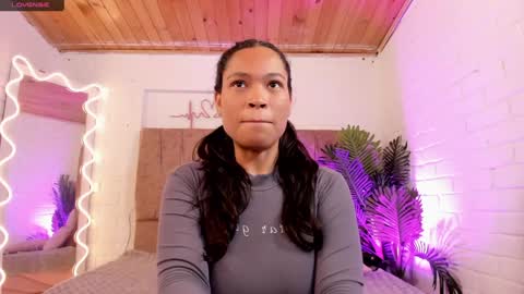 Snapshot of penelope_tay chatting on 01/10/25, 09:44 penelope online show from 01/10/25, 09:44