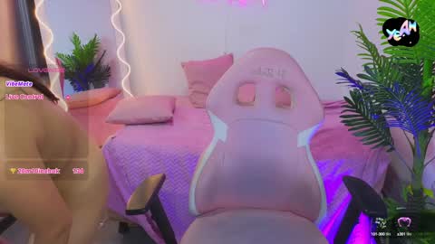 Snapshot of penelope_tay chatting on 01/18/25, 09:55 penelope online show from 01/18/25, 09:55