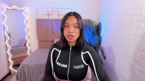 Snapshot of penelope_tay chatting on 03/03/25, 10:38 penelope online show from 03/03/25, 10:38