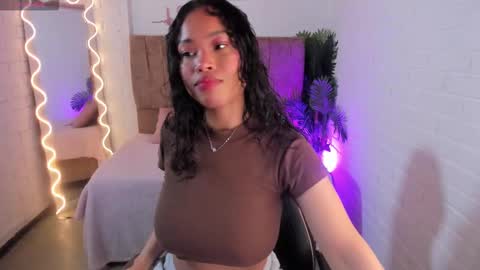 Snapshot of penelope_tay chatting on 10/01/25, 03:34 penelope online show from 10/01/25, 03:34