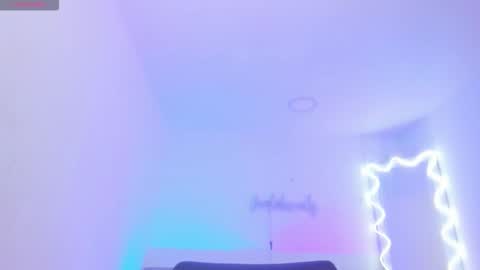 Snapshot of penelope_tay chatting on 10/15/25, 04:01 penelope online show from 10/15/25, 04:01