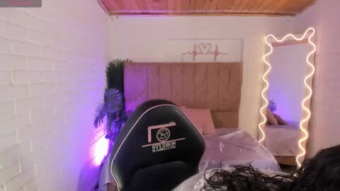 Snapshot of penelope_tay chatting on 11/10/25, 03:38 penelope online show from 11/10/25, 03:38