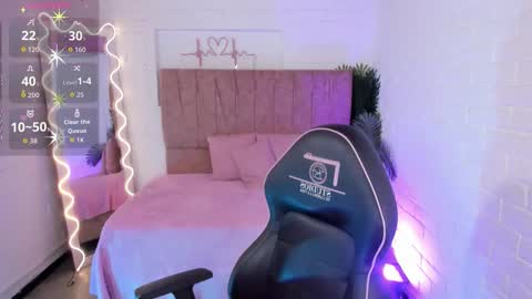 Snapshot of penelope_tay chatting on 11/29/25, 03:20 penelope online show from 11/29/25, 03:20