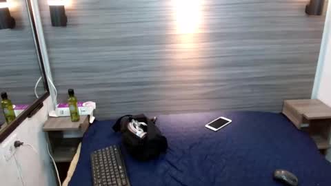 Snapshot of penelopee_rouse chatting on 11/30/25, 08:24 Penelopee Rouse online show from 11/30/25, 08:24