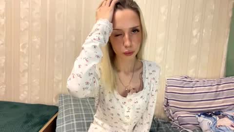 Margot online show from 10/22/25, 02:06