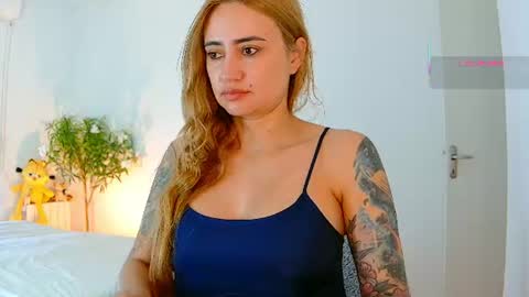 Snapshot of pennyy__ chatting on 07/12/26, 11:45 Hi Im Penelope better vibrations 1111 online show from 07/12/26, 11:45