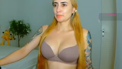 Snapshot of pennyy__ chatting on 07/15/26, 09:31 Hi Im Penelope better vibrations 1111 online show from 07/15/26, 09:31