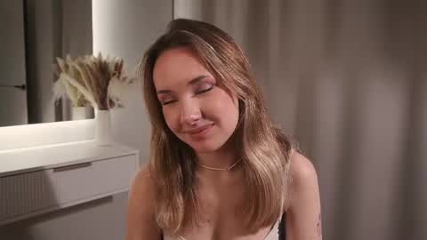 im Kira today is my 1st day here 3 online show from 06/15/26, 07:54