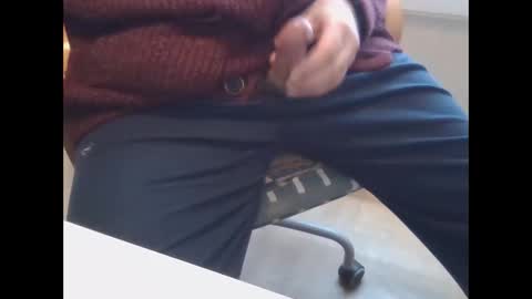 Snapshot of pepelojo chatting on 02/15/25, 09:05 Pepe online show from 02/15/25, 09:05