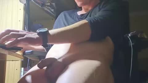 Snapshot of pepepe295 chatting on 11/24/25, 01:05 pepepe295 online show from 11/24/25, 01:05