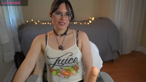Snapshot of pepina_hot chatting on 04/30/26, 08:57 pepina_hot online show from 04/30/26, 08:57