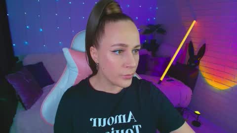 Dia  online show from 12/02/25, 02:28