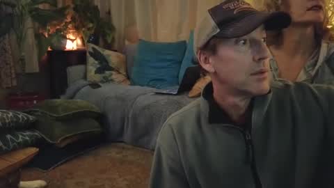 Peppermint and Dusty  online show from 12/06/24, 04:25