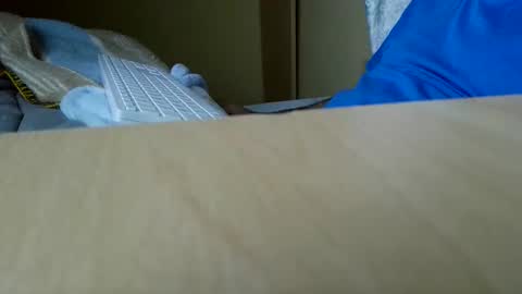 perales_12345 online show from 03/22/26, 06:00