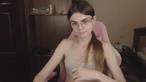 Farida online show from 12/15/24, 01:46