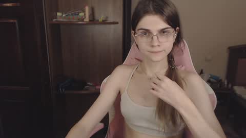 Farida online show from 12/19/24, 05:29