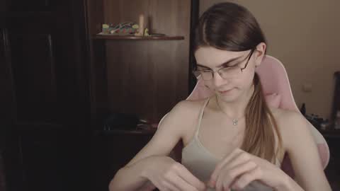 Farida online show from 12/29/24, 02:38