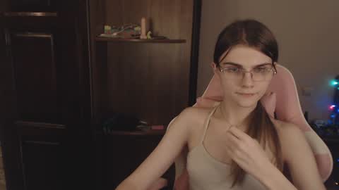 Farida online show from 01/10/25, 04:12