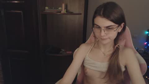 Farida online show from 01/15/25, 04:47