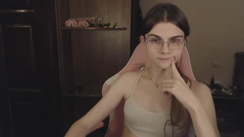 Farida online show from 02/11/25, 01:52