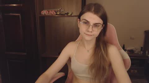 Farida online show from 02/25/25, 03:42