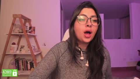 Sarah Ana Banana online show from 02/28/25, 02:20