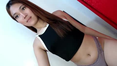 Snapshot of perfect_goddess69 chatting on 02/02/25, 08:30 Reign online show from 02/02/25, 08:30