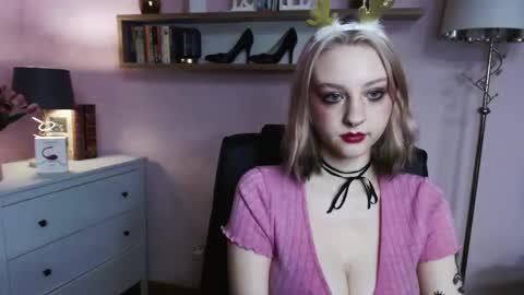 Madeline online show from 12/23/24, 03:44