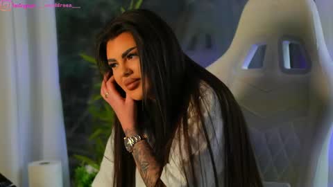 Dee online show from 12/05/24, 10:01