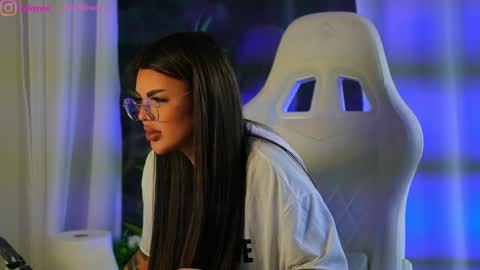 Dee online show from 01/20/25, 08:30