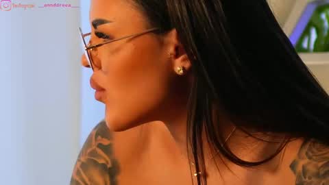 Dee online show from 02/24/25, 12:48