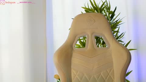 Dee online show from 03/07/25, 09:51