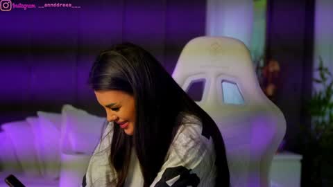 Dee online show from 09/11/25, 02:17