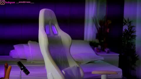 Dee online show from 10/07/25, 02:14