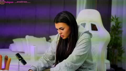 Dee online show from 10/08/25, 03:09