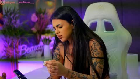 Dee online show from 11/05/25, 03:23