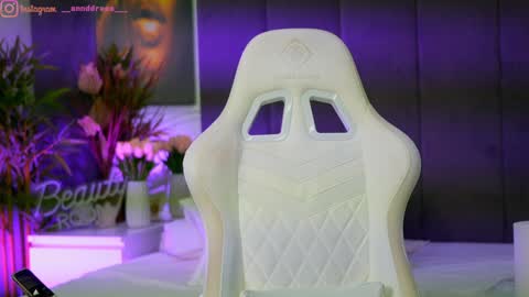 Dee online show from 11/07/25, 02:06