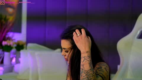 Dee online show from 11/20/25, 03:45