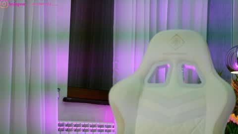 Dee online show from 02/19/26, 07:54