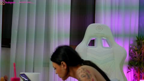 Snapshot of perfectt33n chatting on 03/18/26, 07:28 Dee online show from 03/18/26, 07:28