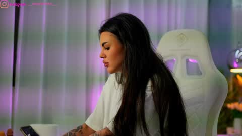 Snapshot of perfectt33n chatting on 03/25/26, 05:30 Dee online show from 03/25/26, 05:30