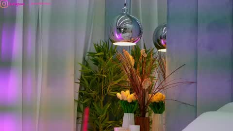 Snapshot of perfectt33n chatting on 04/14/26, 01:28 Dee online show from 04/14/26, 01:28