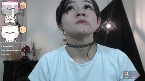 Snapshot of perla_campbell chatting on 12/05/24, 12:52   online show from 12/05/24, 12:52