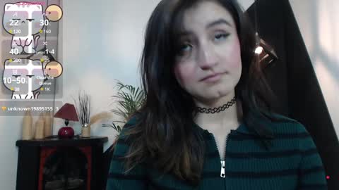 Snapshot of perla_campbell chatting on 12/30/24, 10:34   online show from 12/30/24, 10:34